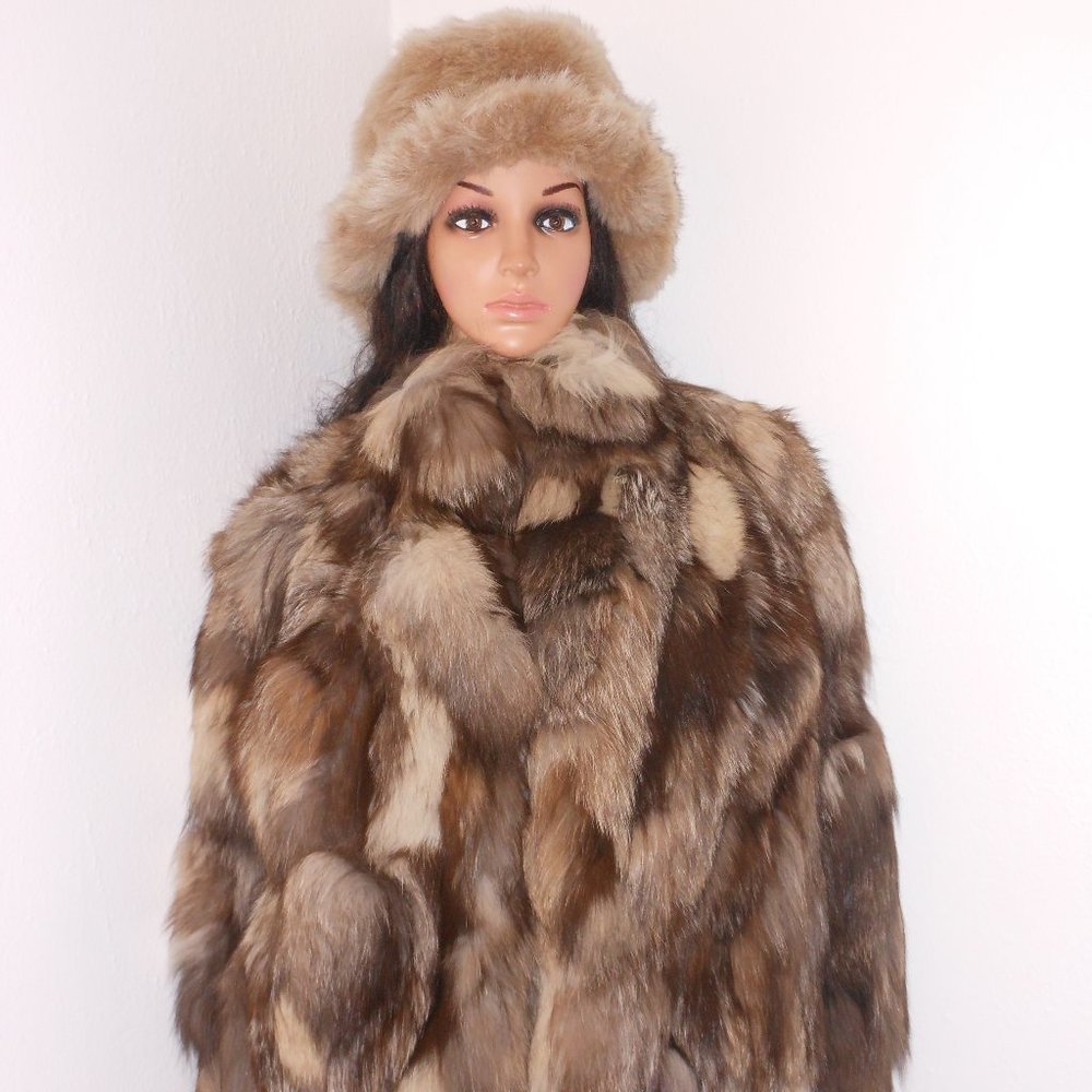 THE FUR VAULT CRYSTAL FOX FUR WAIST LENGTH JACKET SIZE MEDIUM